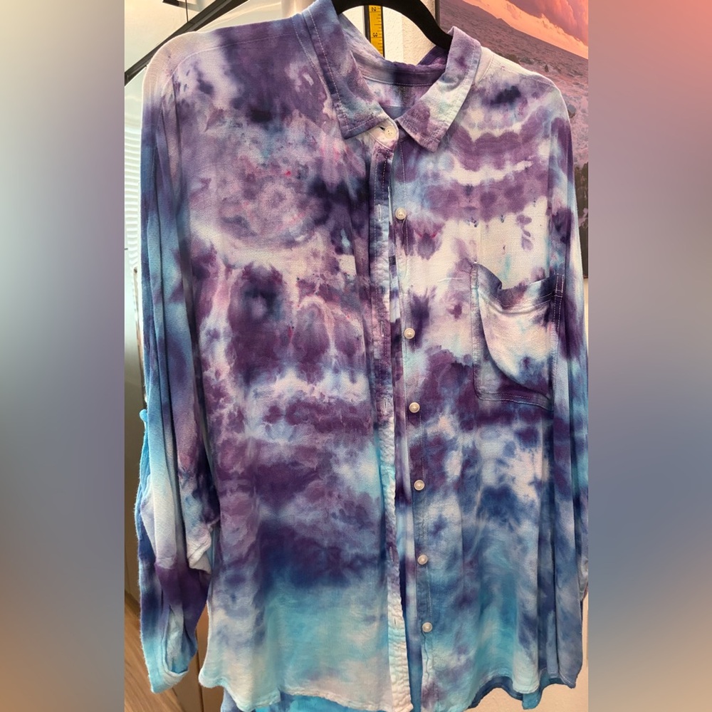 Upcycled Tie Dyed American Eagle Top. Amazing quality!